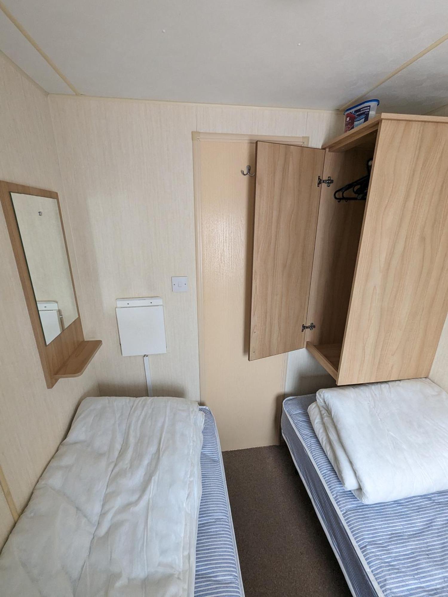 3 Bedroom Caravan, Sleeps 8 Lyons Lido Beach Prestatyn Esterno foto