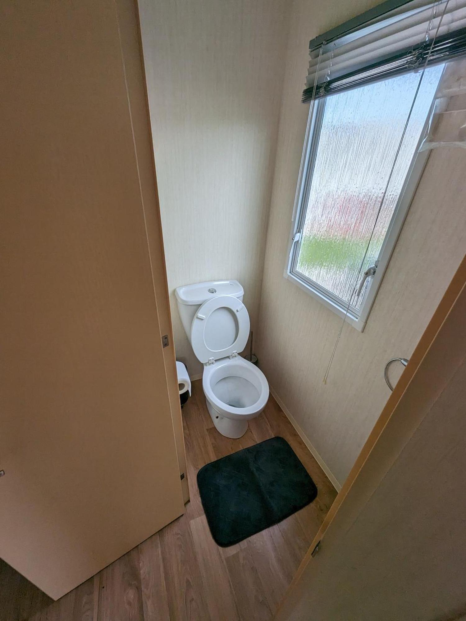 3 Bedroom Caravan, Sleeps 8 Lyons Lido Beach Prestatyn Esterno foto